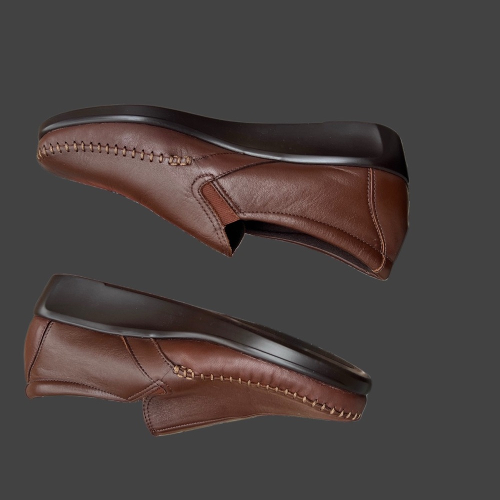 NEW SAS Women's Brown Leather Slip-On Loafers